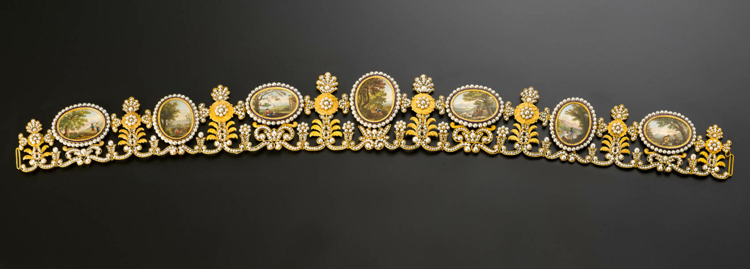 Šperky ze sbírky UPM v Praze součástí luxusní výstavy v Paříži