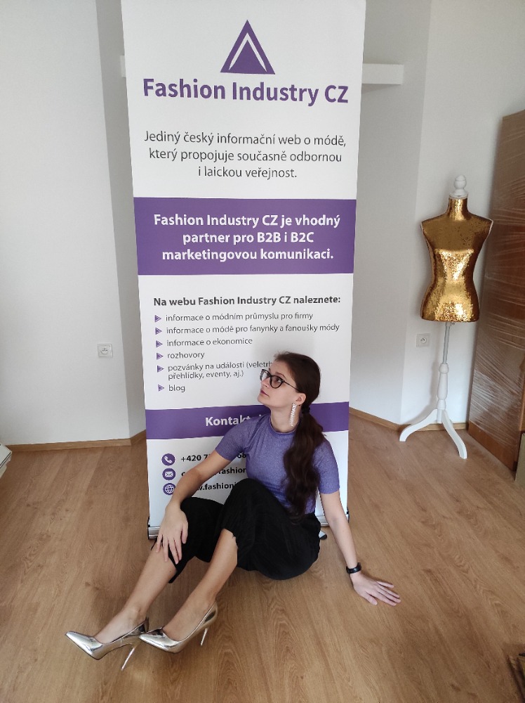Fashion Industry CZ má roll up banner