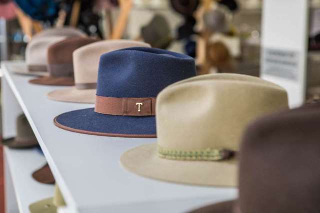 V Návštěvnickém centru Nový Jičín - v Expozici klobouků můžete obdivovat mnoho skvostných klobouků