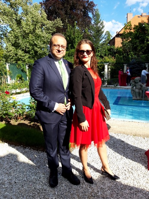 Pan velvyslanec Turecké republiky J.E. Egemen Bagis a já (Sandra Friebová)