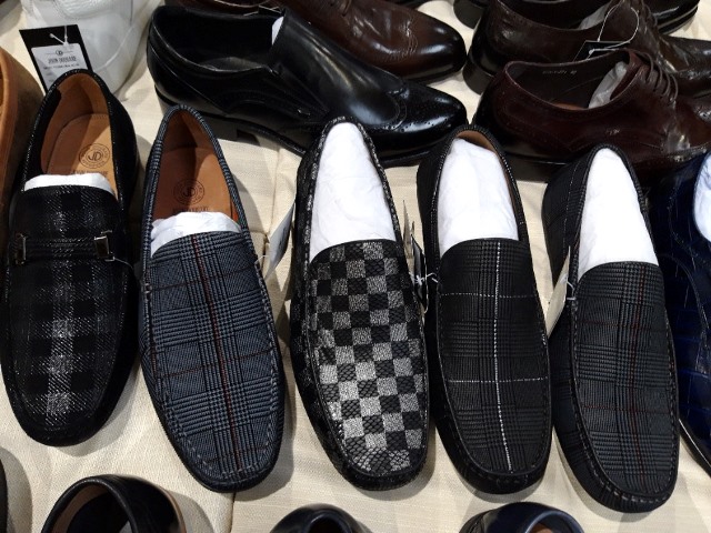 Textilní pánské mokasíny jsou velmi trendy pánská obuv