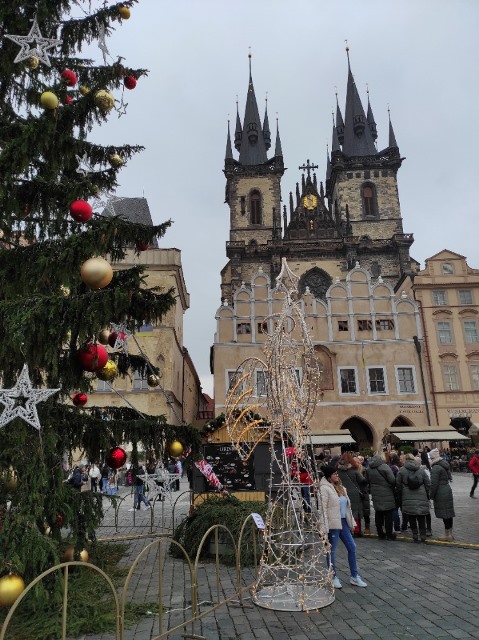 Vánoční trhy na Staroměstském náměstí v Praze jsou krásné