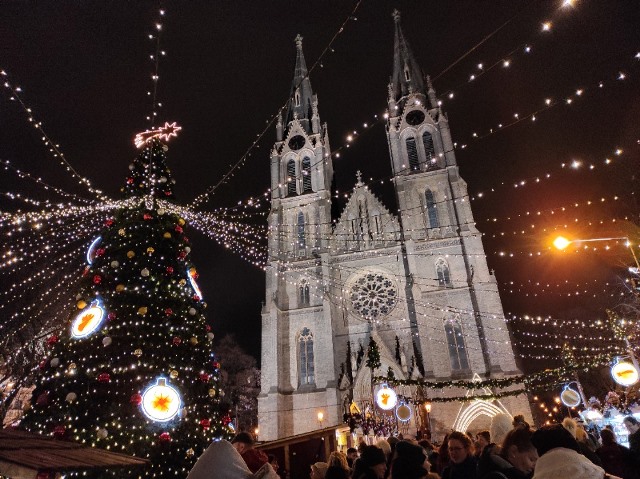 Báječnou atmosféru na vánočních trzích na náměstí Míru musíte zažít
