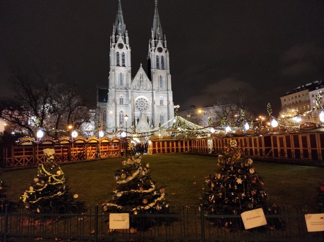 Vánoční trhy na náměstí Míru v Praze jsou úchvatné