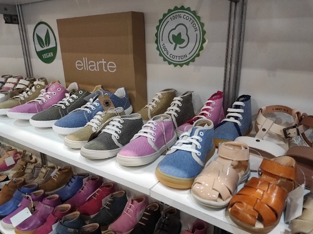 Ellarte nabízí i barefootovou obuv