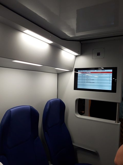 Vlak v Itálii, kterým jsem cestovala byl velmi čistý a moderní