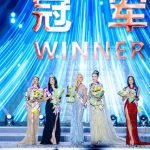 Světová soutěž krásy má svoji vítězku! Česká kráska Karolína Gorylová získala titul Miss Tourism World 2023!