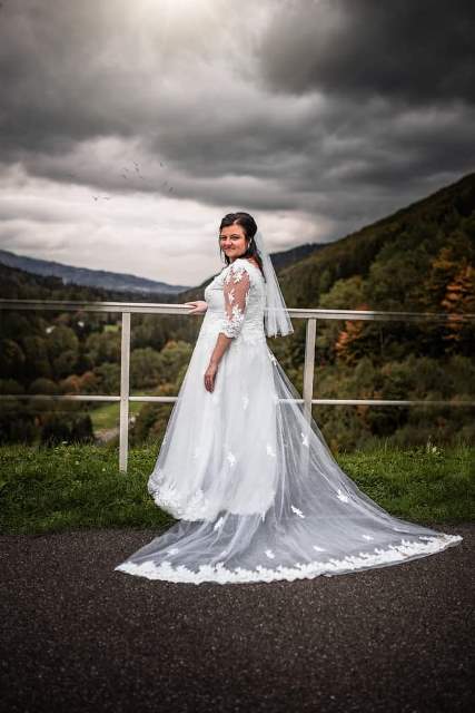 Zuzana Miškov tvoří nádherné svatební svatební a prvotně se zaměřuje na plnoštíhlé nevěsty