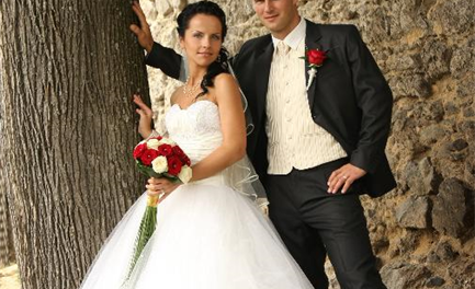 Navštivte Půjčovnu svatebních a společenských šatů a obleků Rosůlková