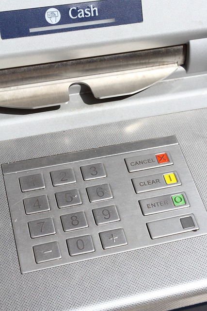 Jak mě v Česku okradl bankomat
